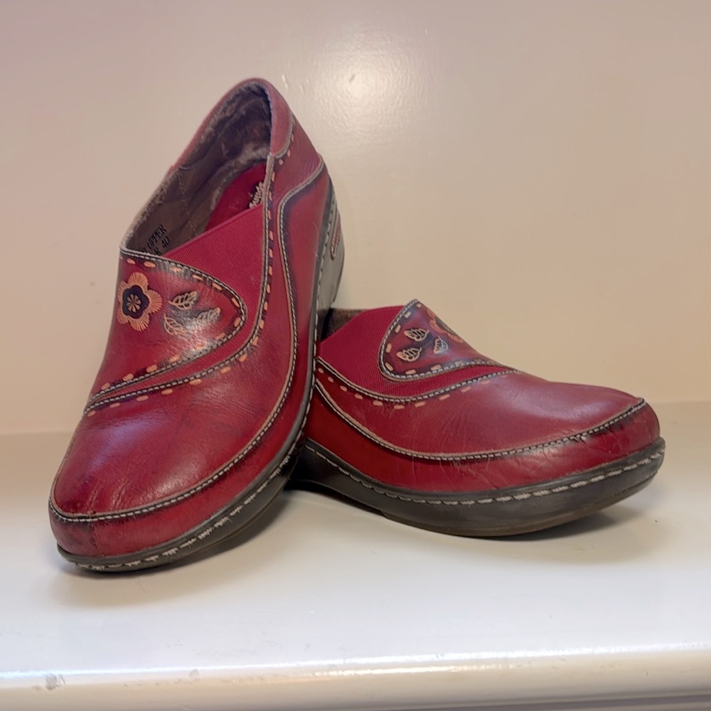 L’Artiste Burbank Spring Step Clogs size R 40.  Size 9 US